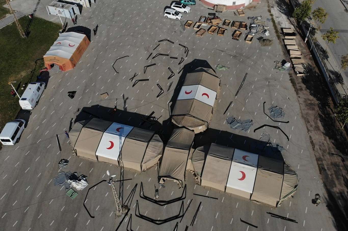 Sağlık Bakanlığı 3 set çadır hastane laboratuvarı